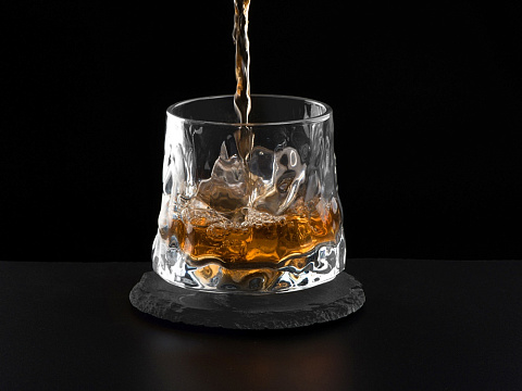 Вращающийся бокал для виски на сланцевом костере Bromo - рис 2.